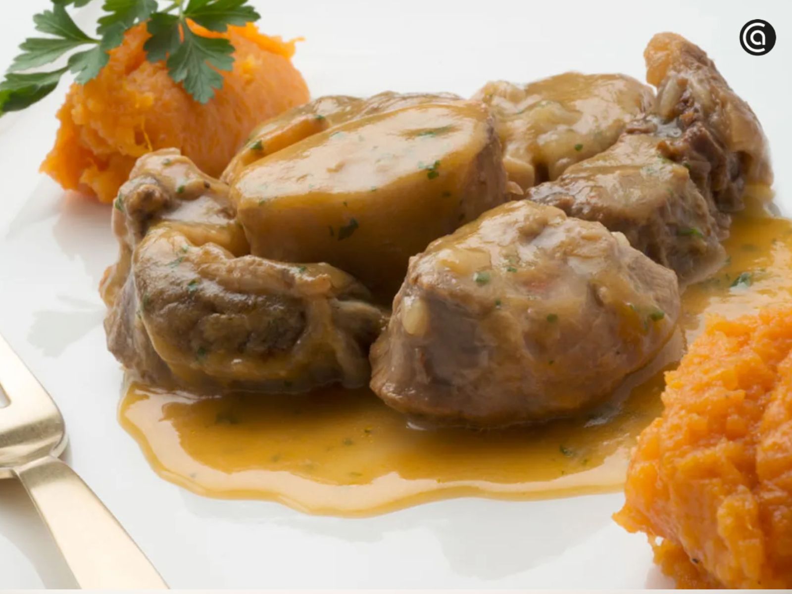 La melosidad de la carne se funde con la suavidad cremosa del boniato.