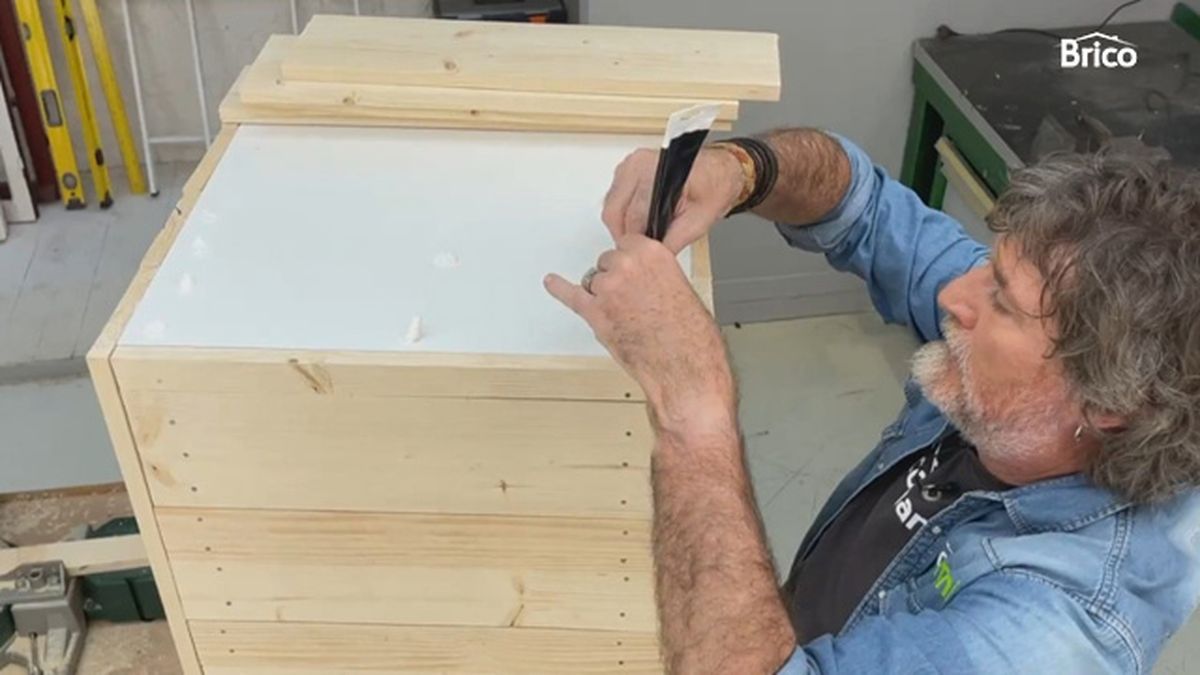 Como tunear una cómoda con madera paso 7