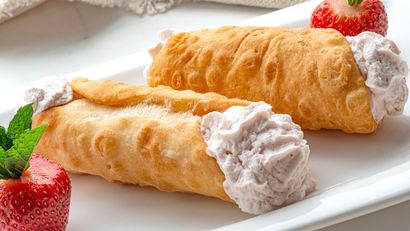 Canutillos con crema de fresas, receta de Karlos Arguiñano