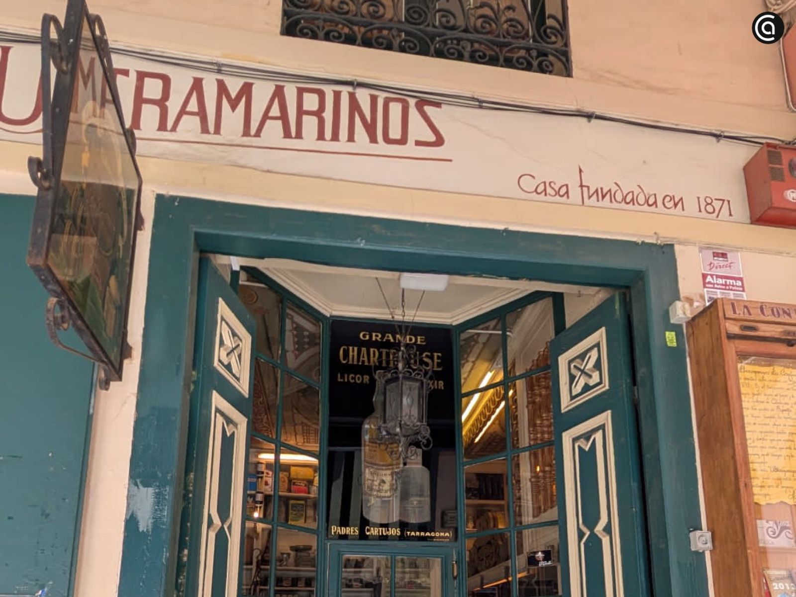 Entrar al ultramarinos La Confianza es un viaje en el tiempo