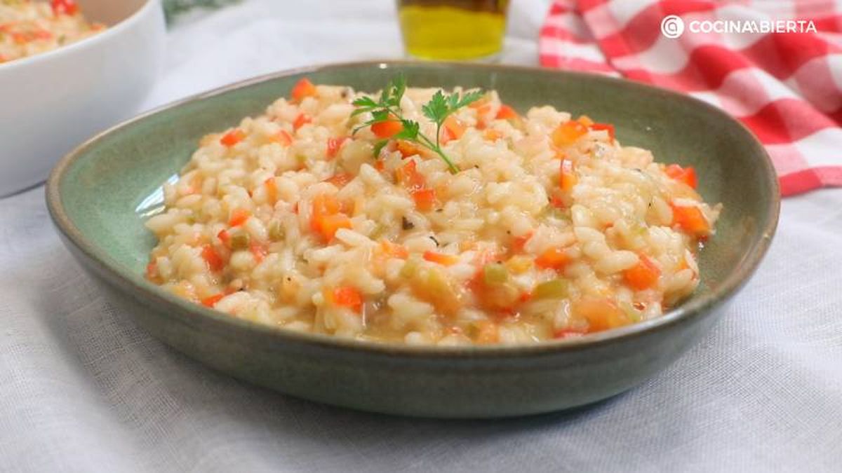 Sirve el risotto de queso al momento