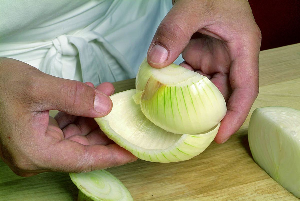 receta picar cebolla paso3