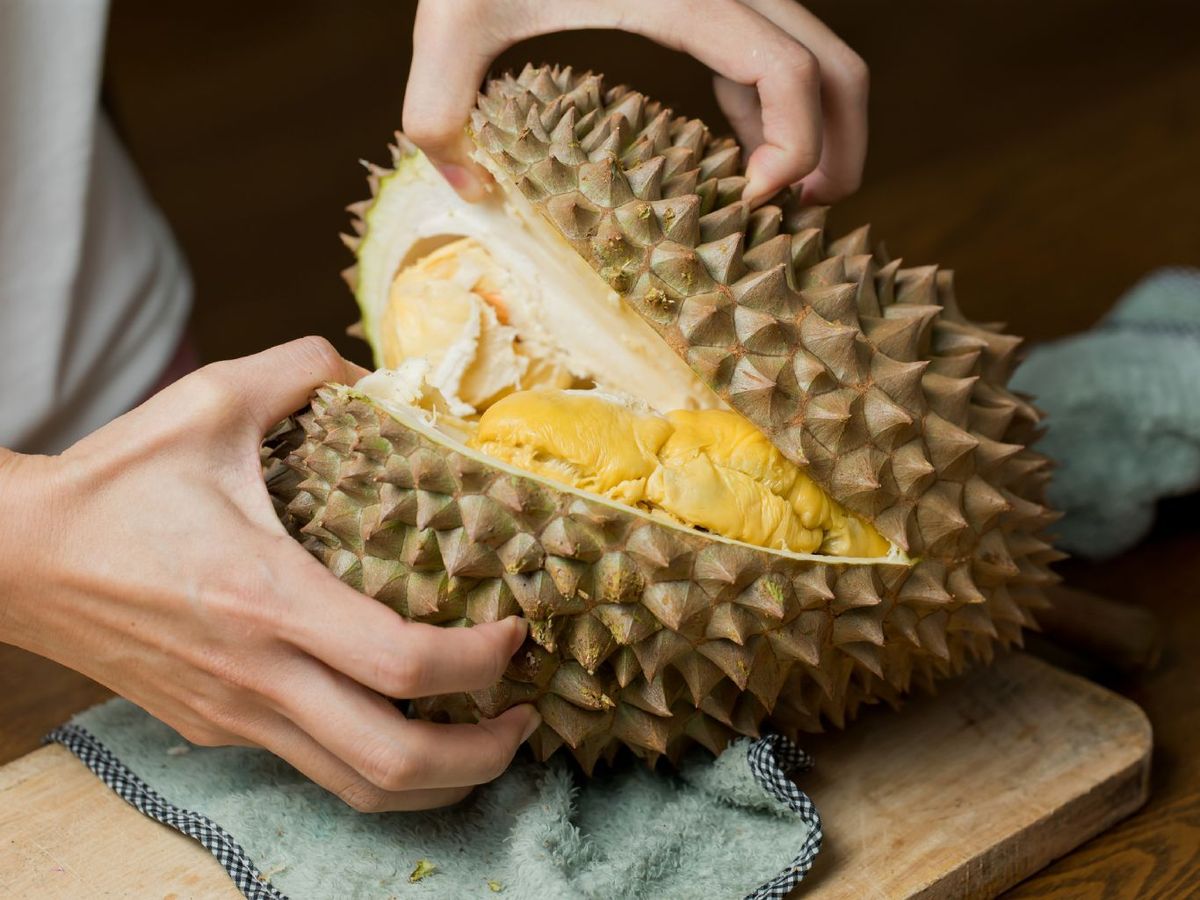 Cómo abrir un durian