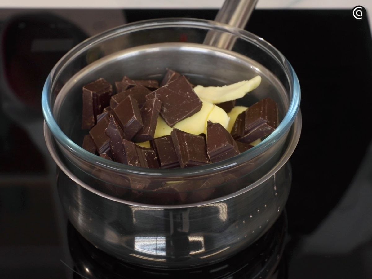 Para un brownie de chocolate y café perfecto, los ingredientes deben estar a temperatura ambiente