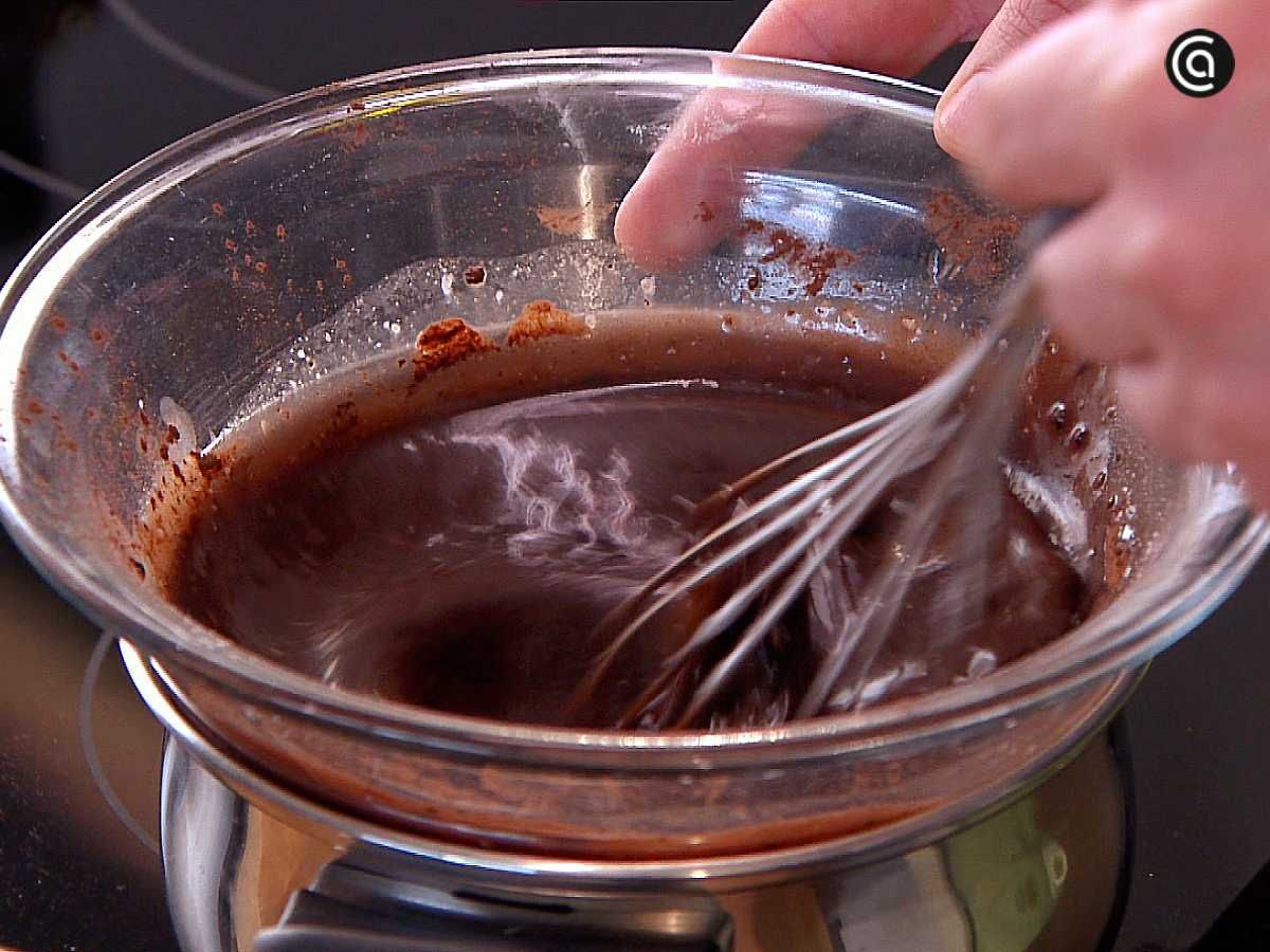 Prepara el glaseado de chocolate
