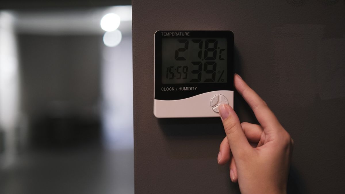 El higrómetro mide el nivel de humedad de una casa