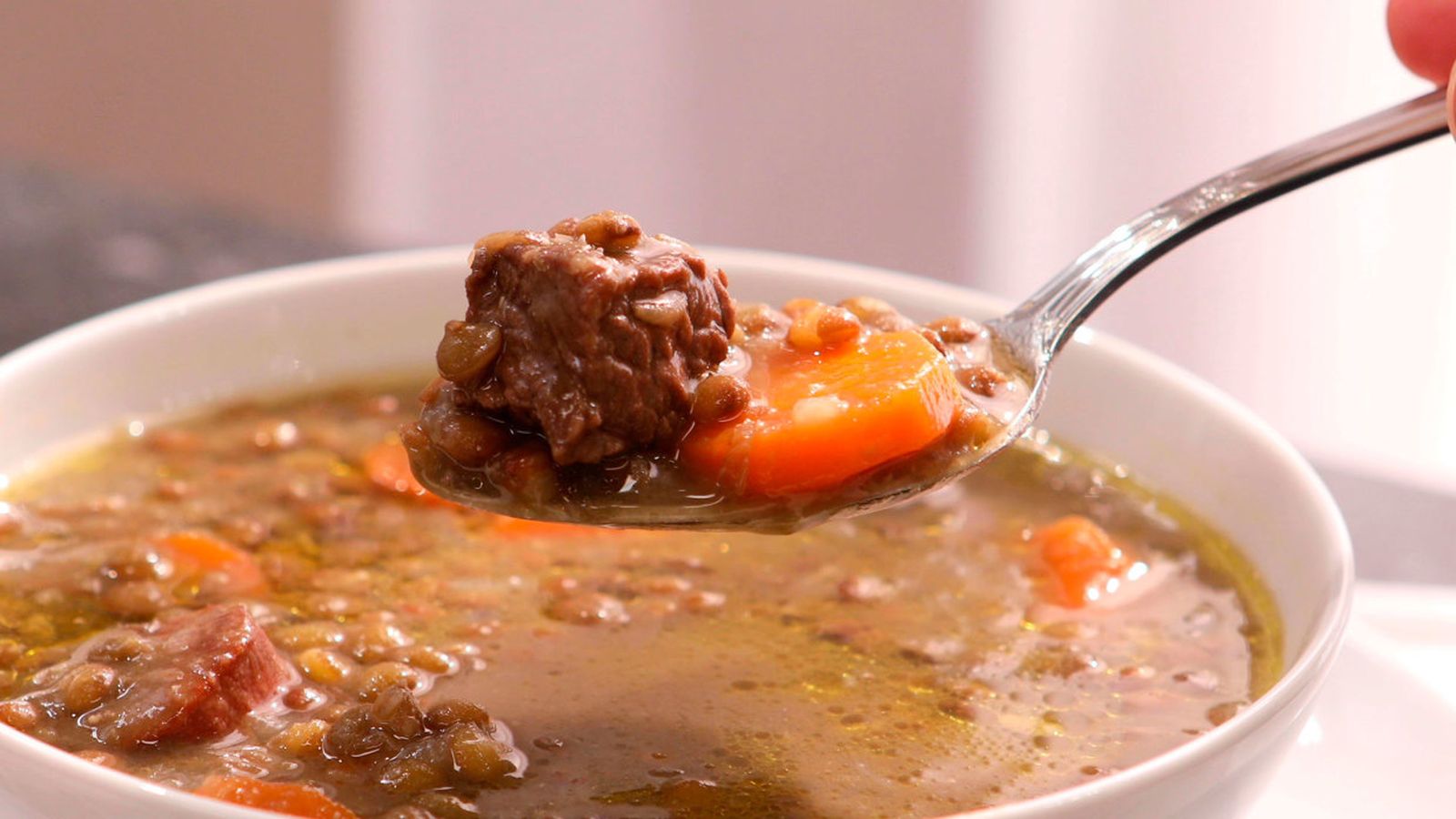 Lentejas estofadas con chorizo, ¡un plato de toda la vida!