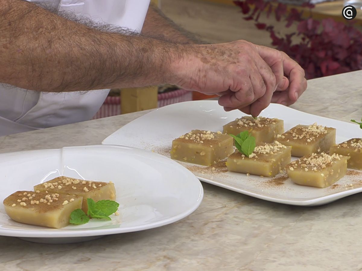 Decora con almendra, canela y menta para una presentación sencilla y elegante