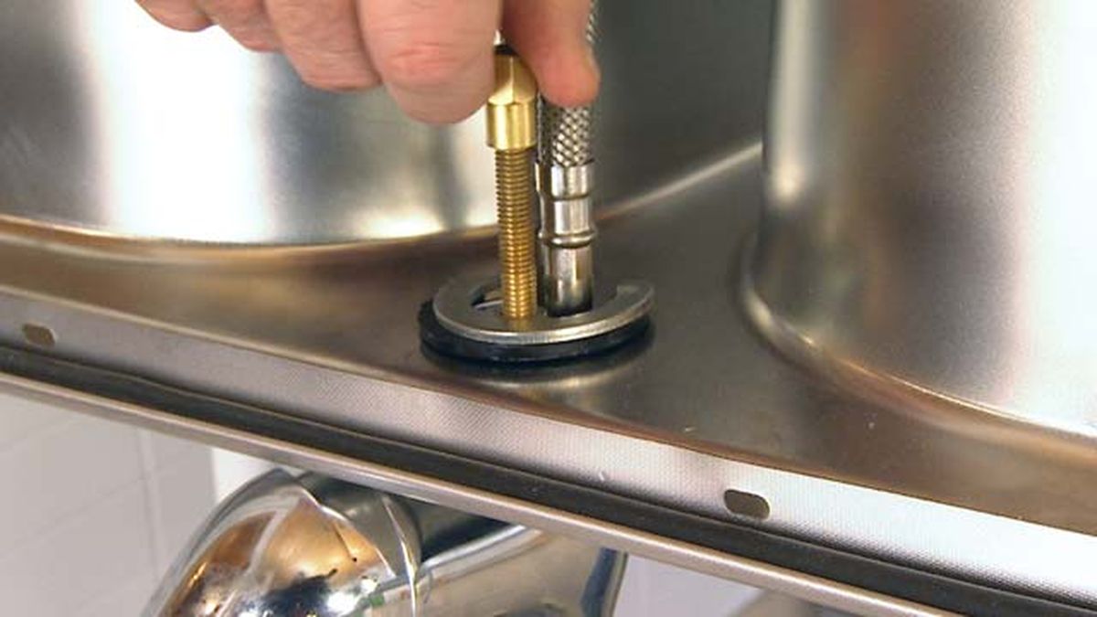 Cómo cambiar el fregadero paso 7