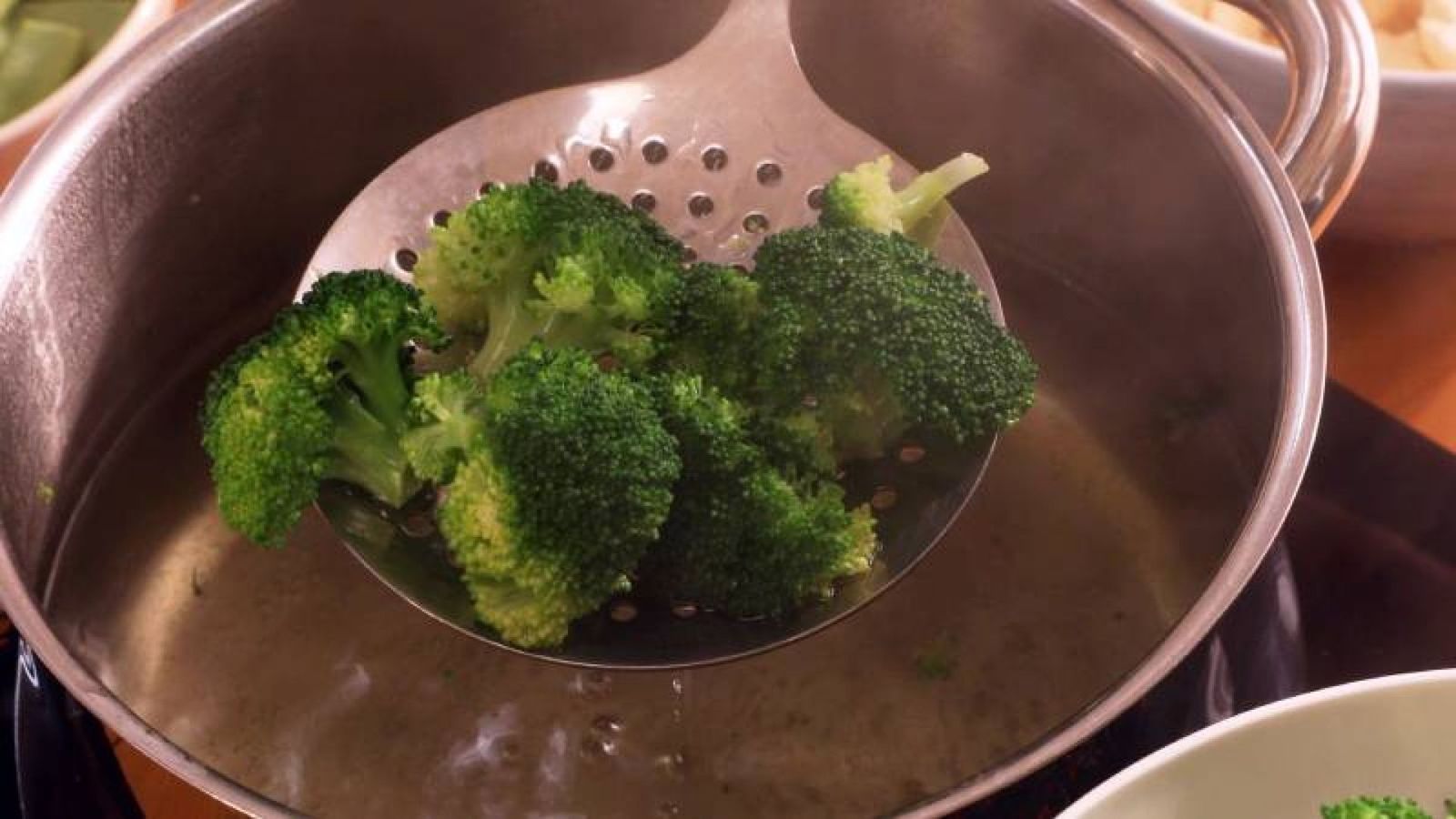Cocinar brócoli y coliflor en agua hirviendo asegura que mantengan sus nutrientes Cocinar brócoli y coliflor en agua hirviendo asegura que mantengan sus nutrientes