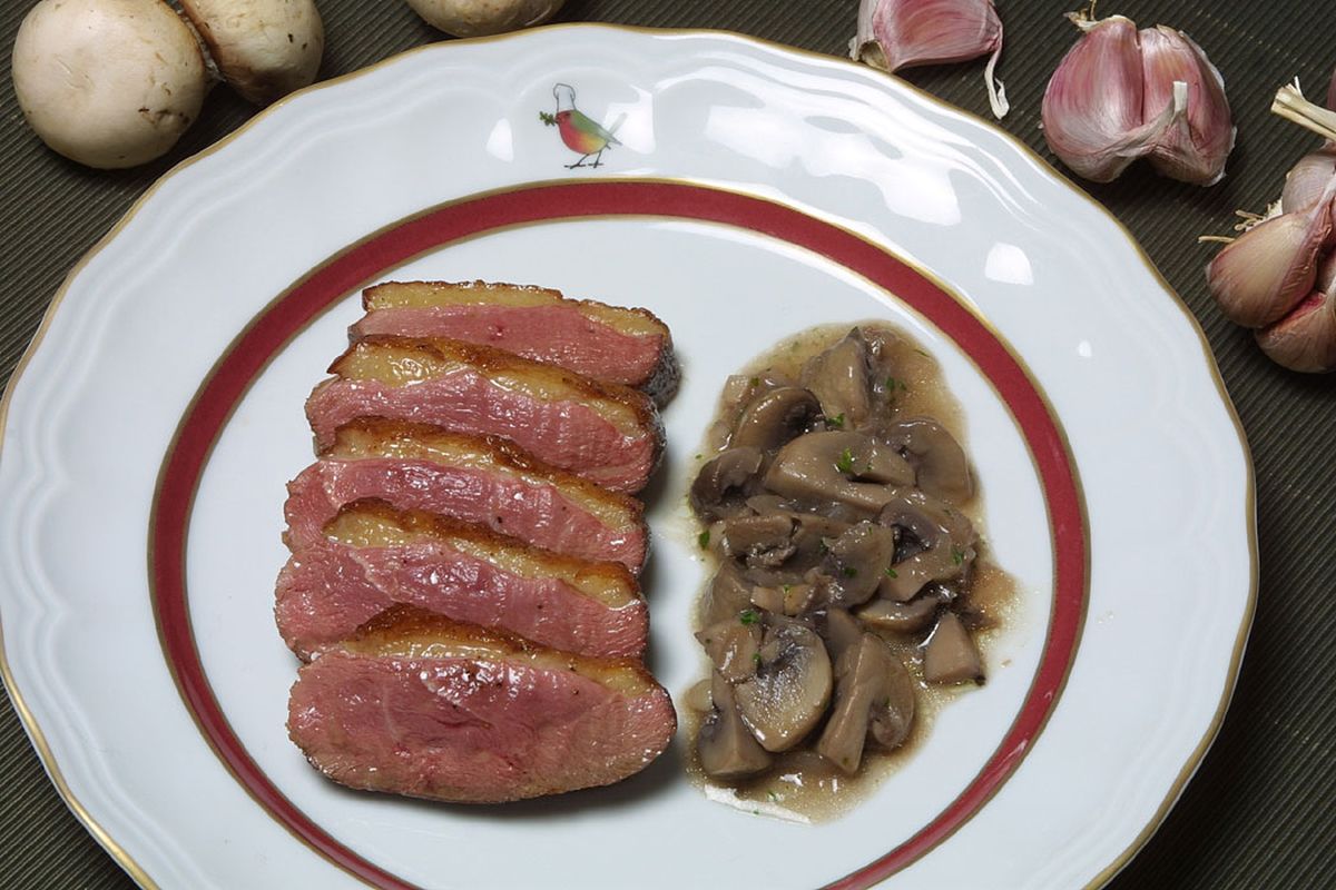 Magret de pato con champiñones de Karlos Arguiñano