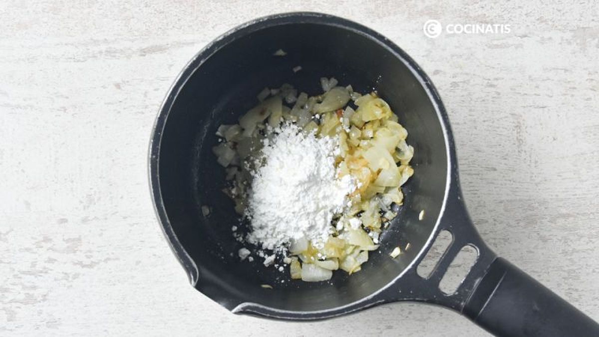 Cebolla sofrita con harina