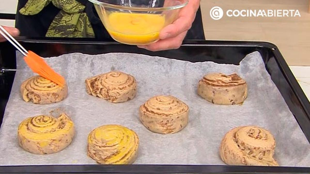 rollos de canela esponjosos faciles receta joseba arguinano karl67960321 paso6