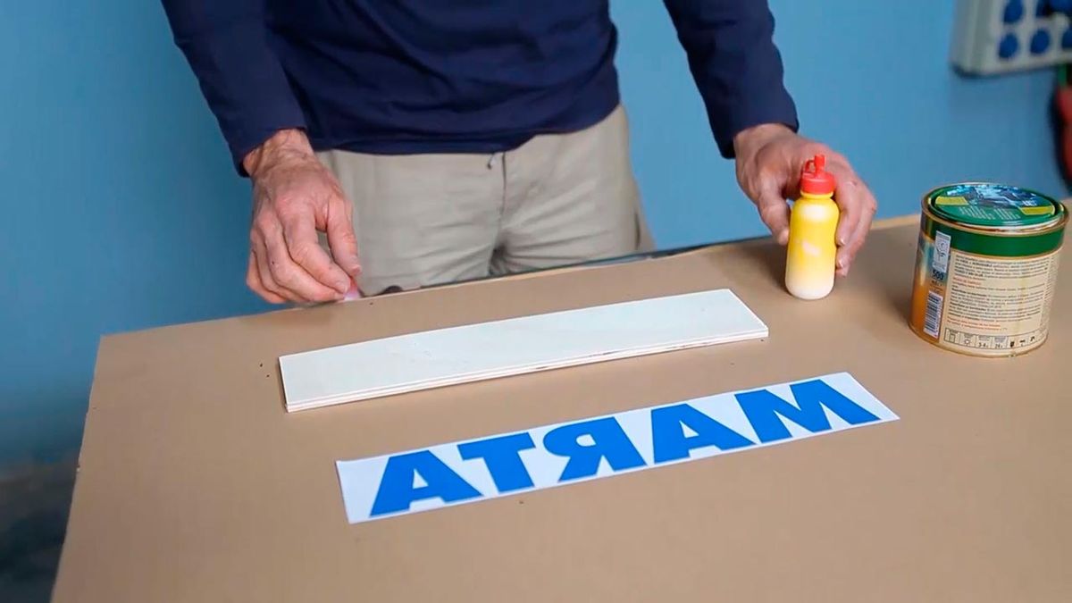 brico 950 cartel para puerta paso1