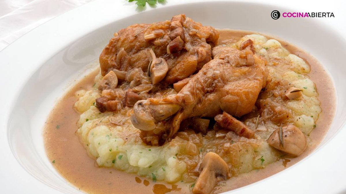 Pollo al oporto con puré de patatas