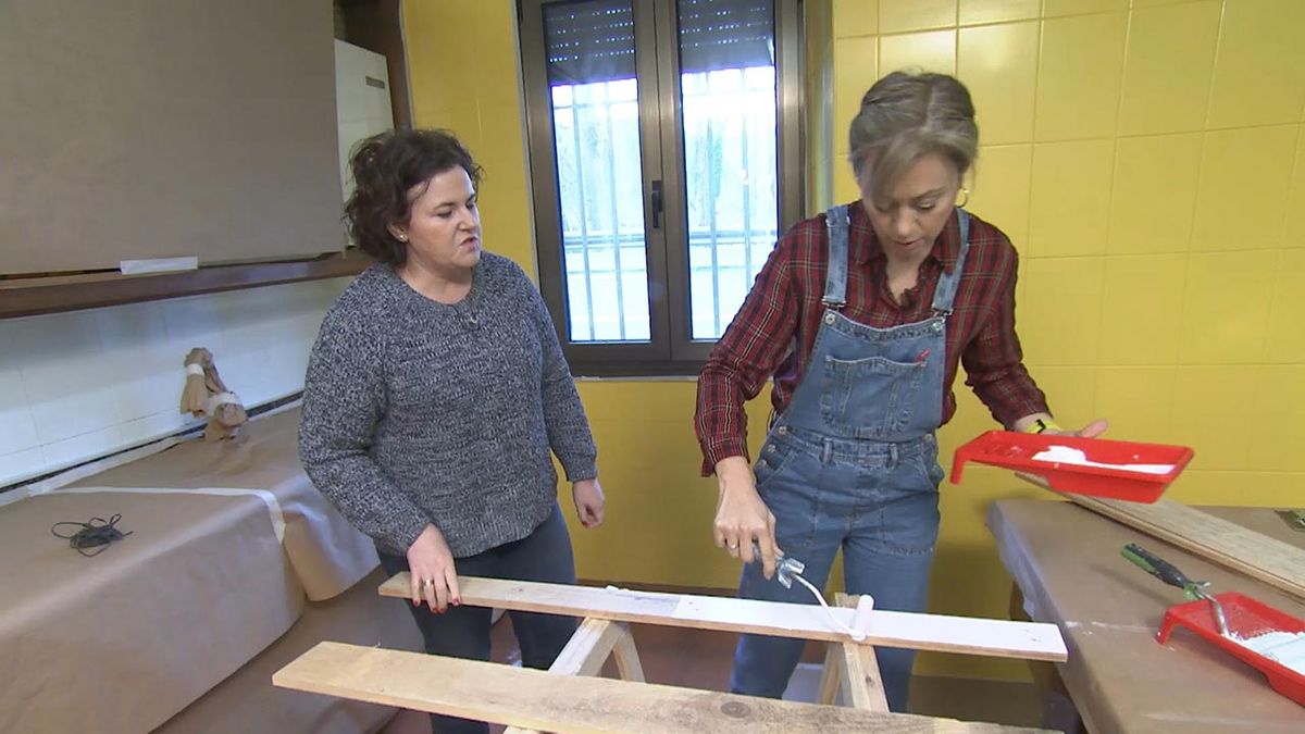 Deco764 Cocina rustica acogedora reloj madera sin obra paso 3