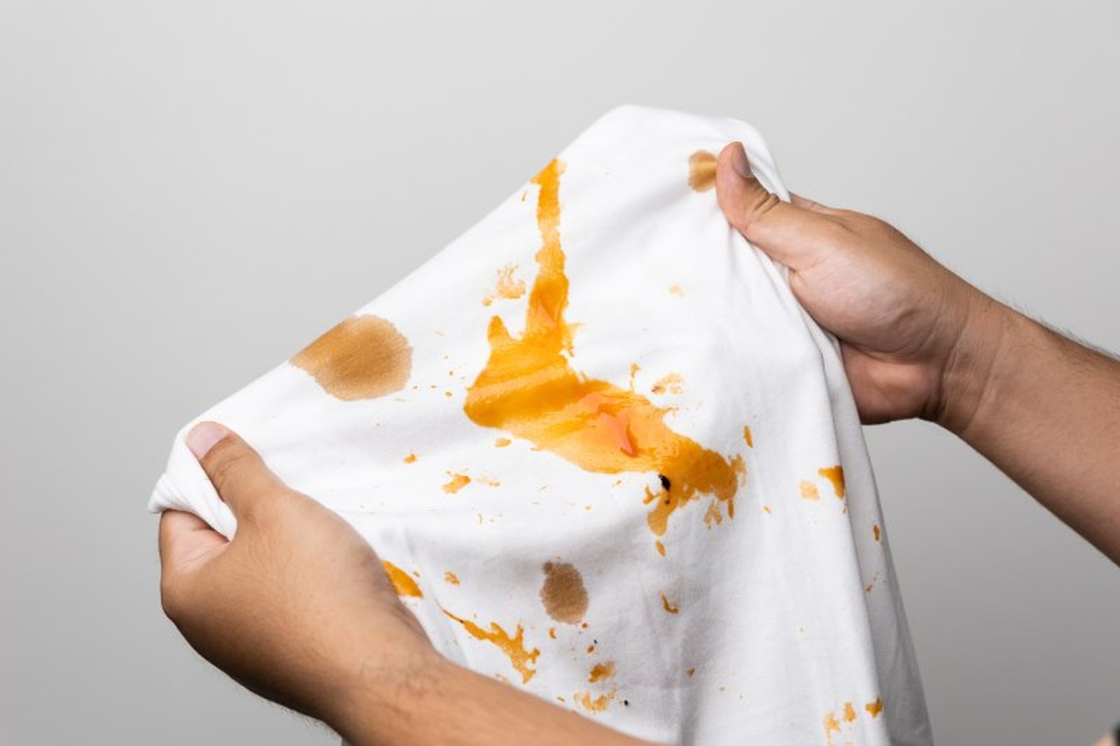 Los quitamanchas con oxígeno activo están diseñados para eliminar las manchas de gazpacho y otros Los quitamanchas con oxígeno activo están diseñados para eliminar las manchas de gazpacho y otros