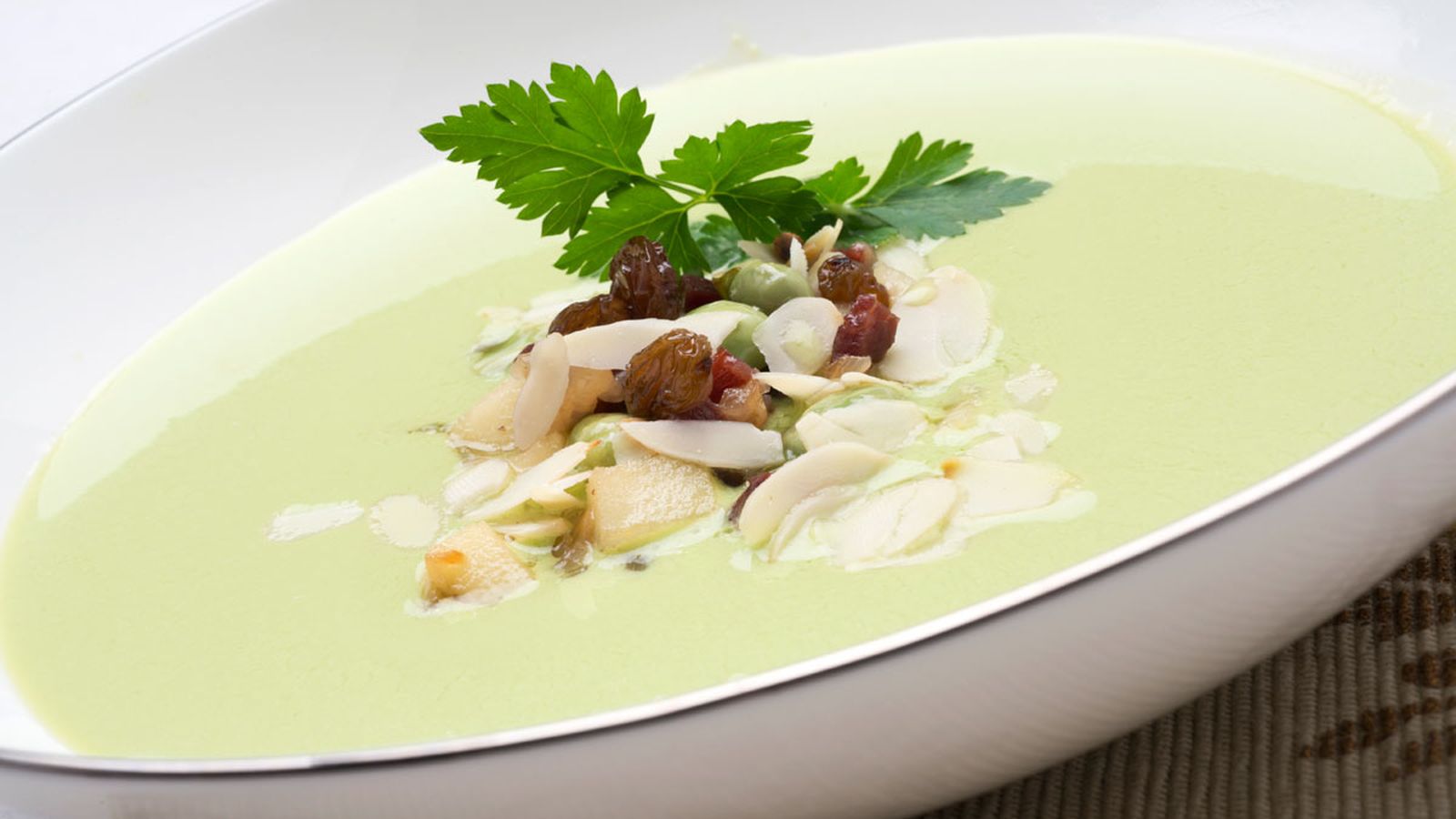 Gazpacho de habas, receta de Karlos Arguiñano