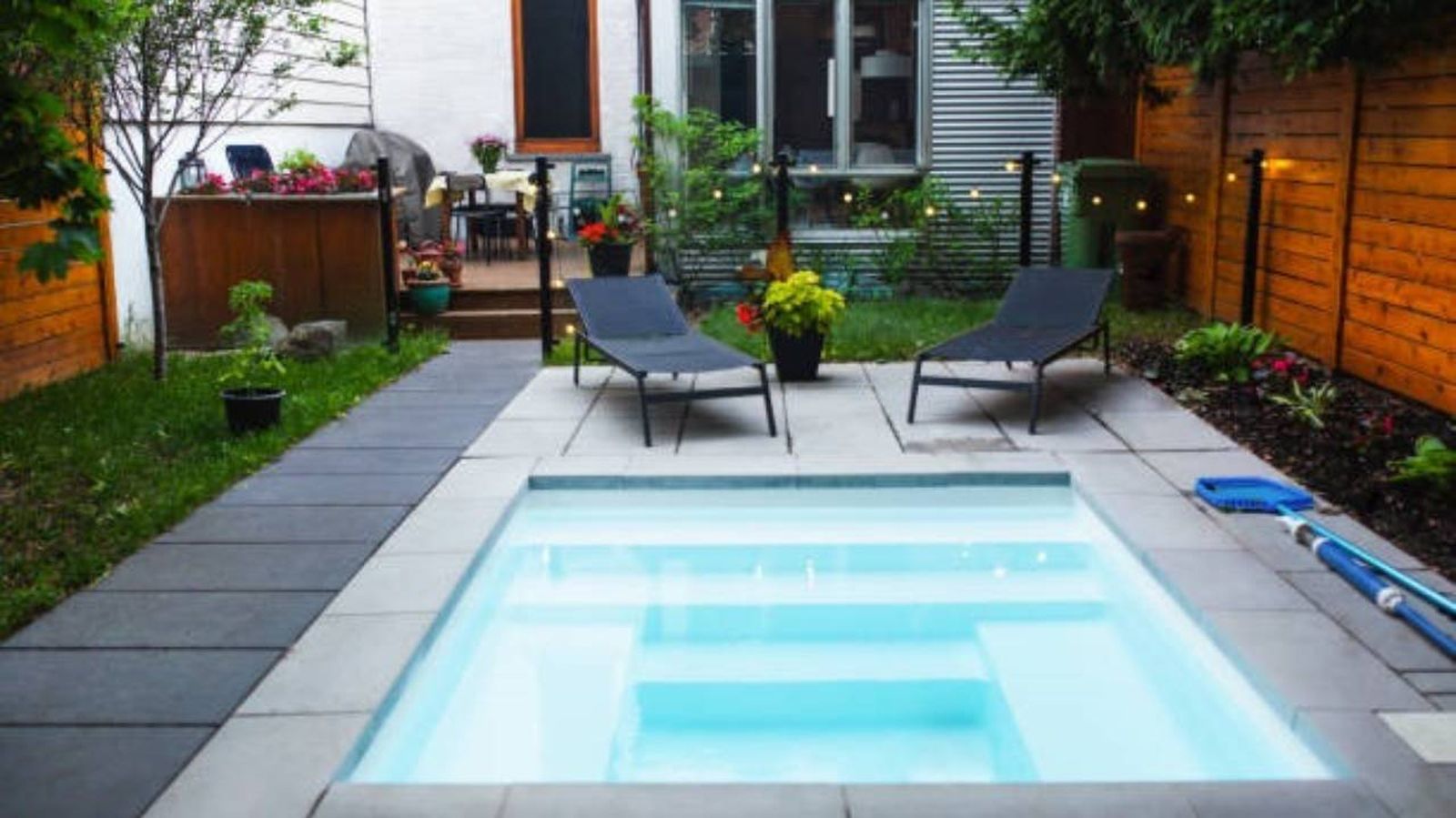 Inspiradoras ideas para piscinas en patios pequeños 1