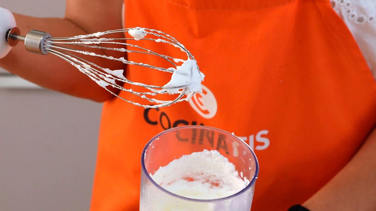 Trucos para hacer helado cremosos sin heladera  montar nata