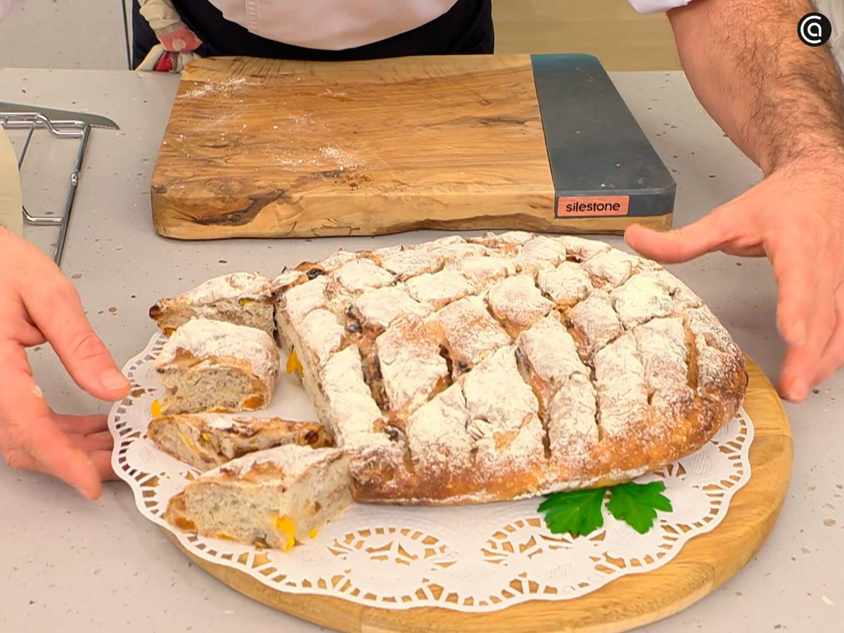 Espera a que el pan se enfríe y ya puedes servirlo