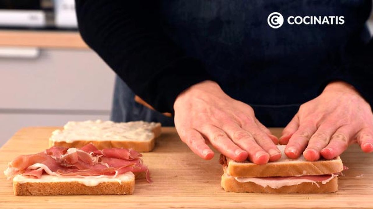 Receta de croque de jamón serrano, bechamel y queso cheddar  paso 3