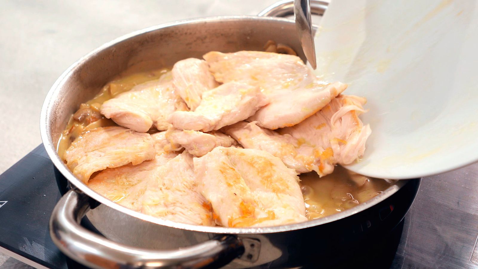 Pechugas de pollo a la sidra Paso 5 Pechugas de pollo a la sidra Paso 5