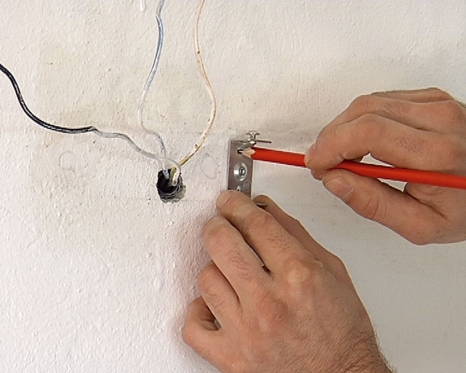 Cambiar aplique de pared paso 4 Cambiar aplique de pared paso 4