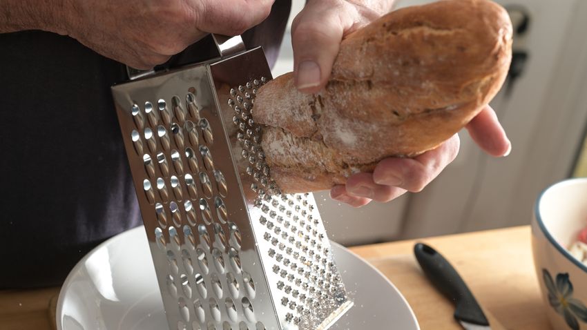 El pan duro se puede aprovechar para muchas recetas