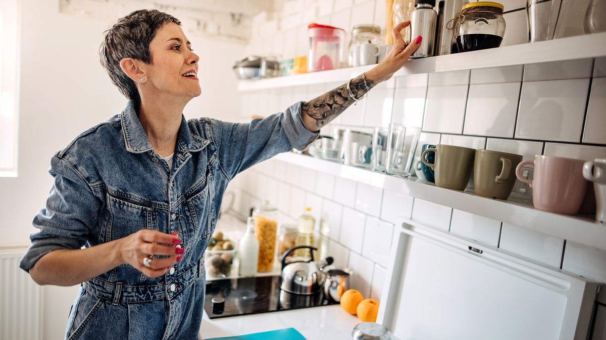 La estanterías abiertas brindan una sensación de amplitud