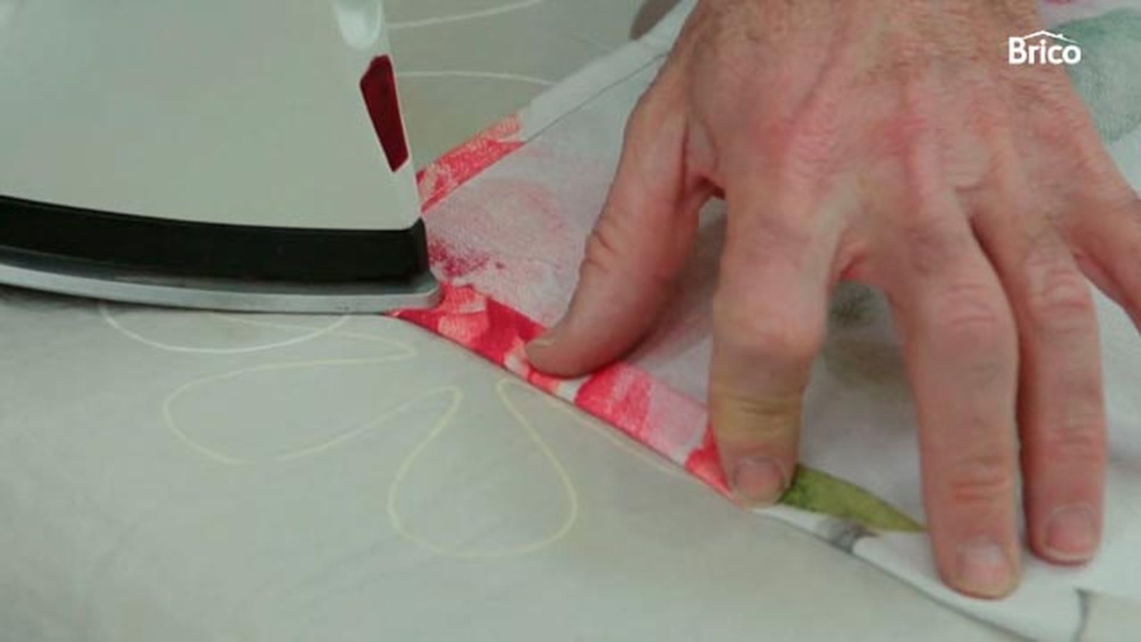 Cómo hacer un cabecero barato con tela paso 5 Cómo hacer un cabecero barato con tela paso 5