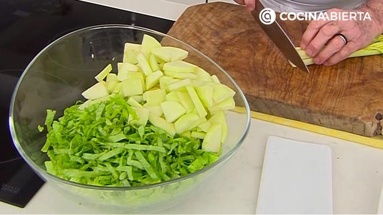 receta ensalada waldorf con apio y manzana karl6735 paso2 receta ensalada waldorf con apio y manzana karl6735 paso2
