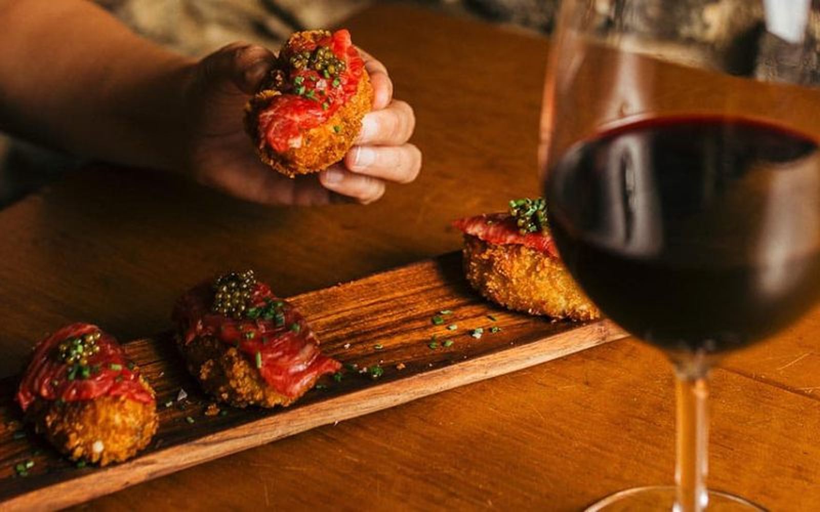 Fiesta, lujuria y satisfacción es el lema de este restaurante lucense