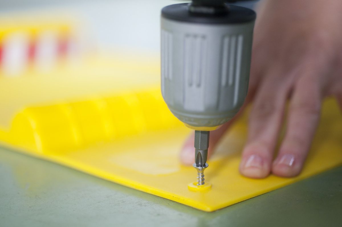 Bricomania 689 Topes para aparcamiento p5