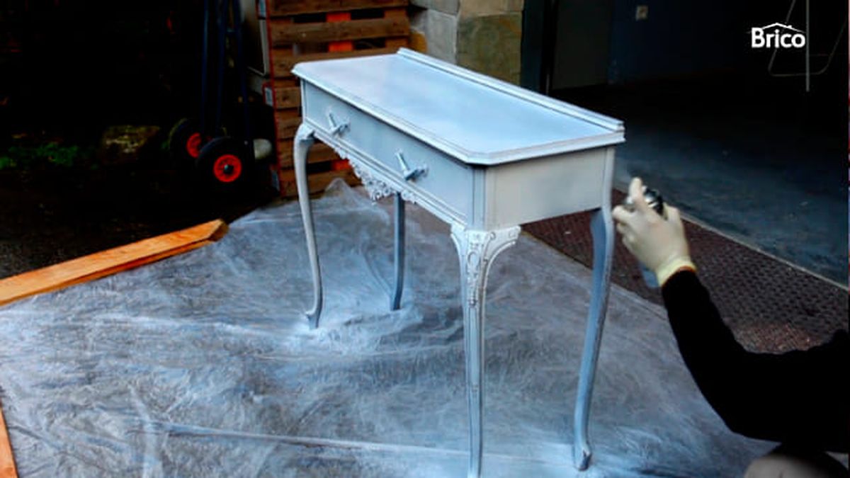 como pintar un mueble de madera de otro color 5