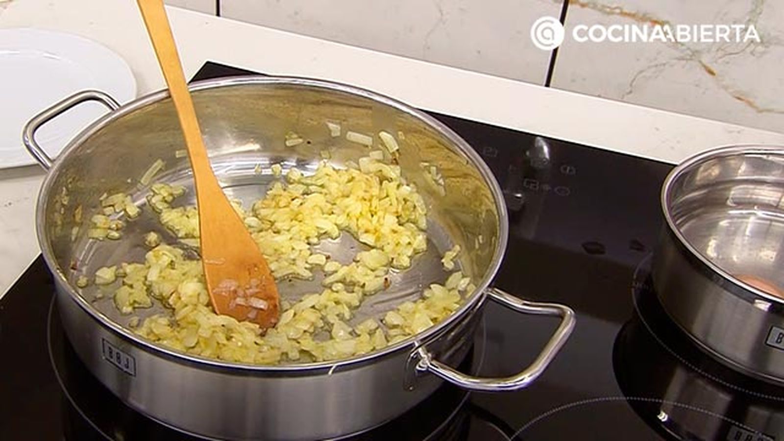 pollo en pepitoria receta tradicional karlos arguinano karl67360321 paso1
