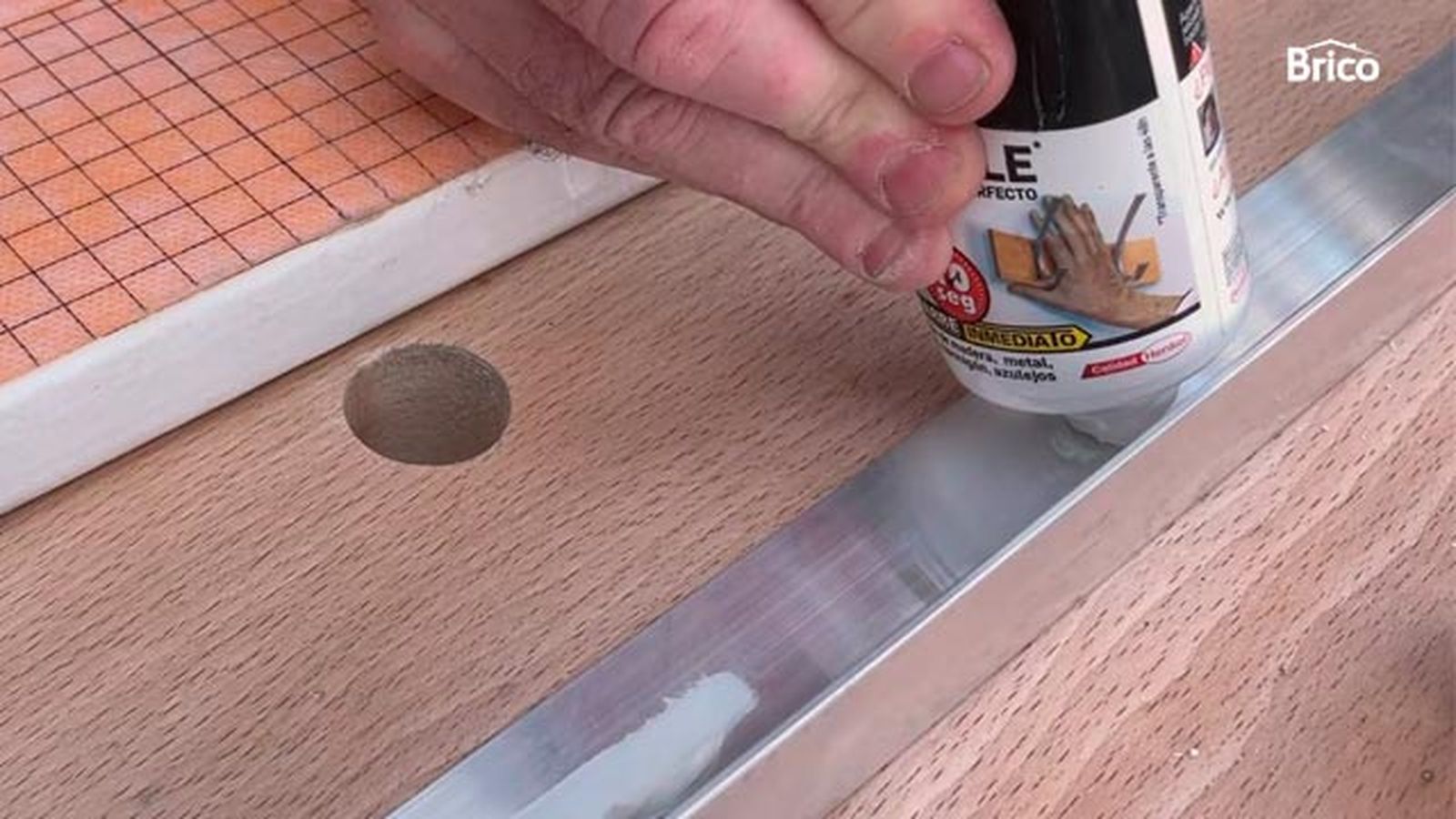 Como hacer una balda flotante de estilo industrial paso 3 Como hacer una balda flotante de estilo industrial paso 3