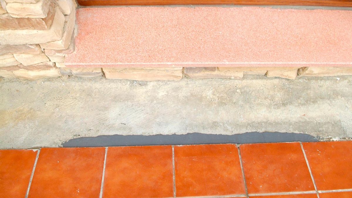 brico 0502 2 arreglo grieta suelo exterior paso 8
