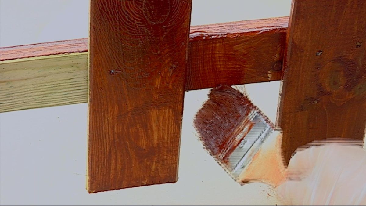 Barnizar valla de exterior paso 4