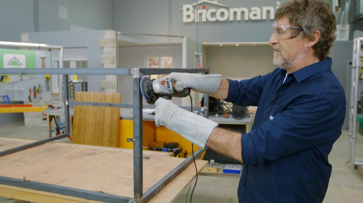 Hacer una mesa alta con estructura soldada paso 13