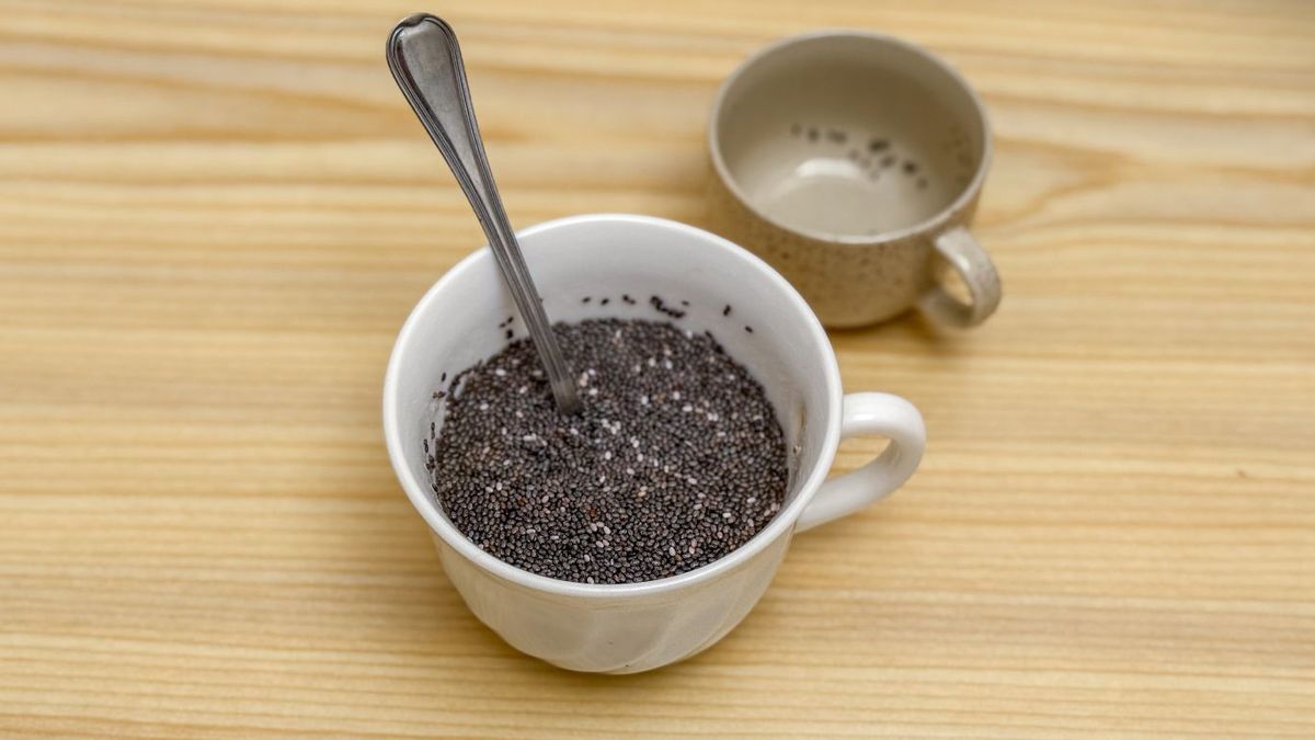 Hidratar las semillas de chía con agua