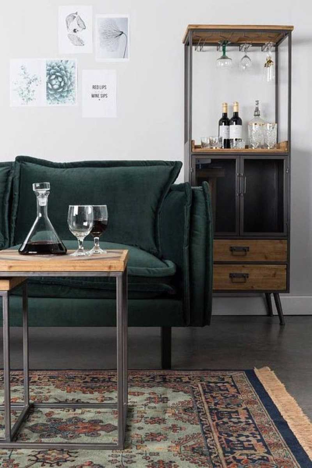 Salón con mueblebar vintage.