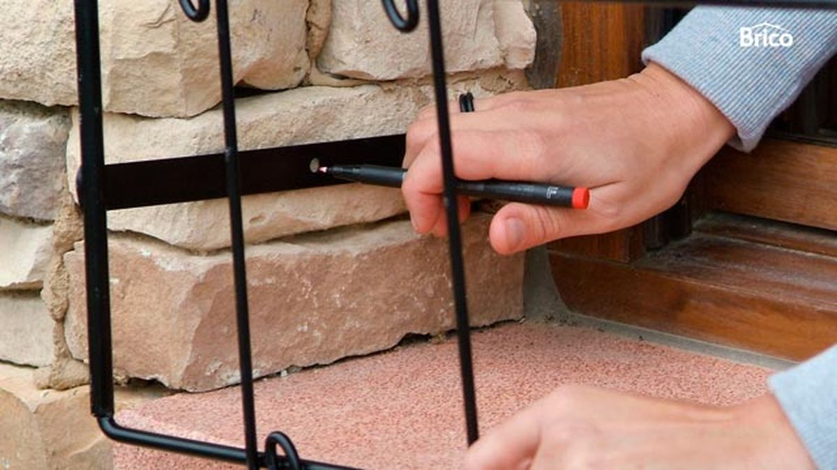 Sujeción para jardineras en ventana paso 3