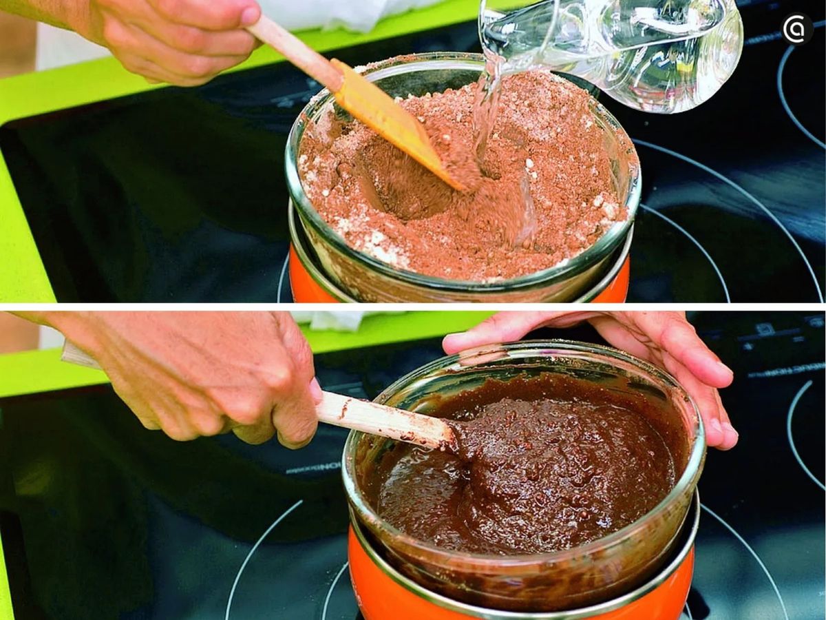 Cocina la crema de cacao y avellanas al baño María
