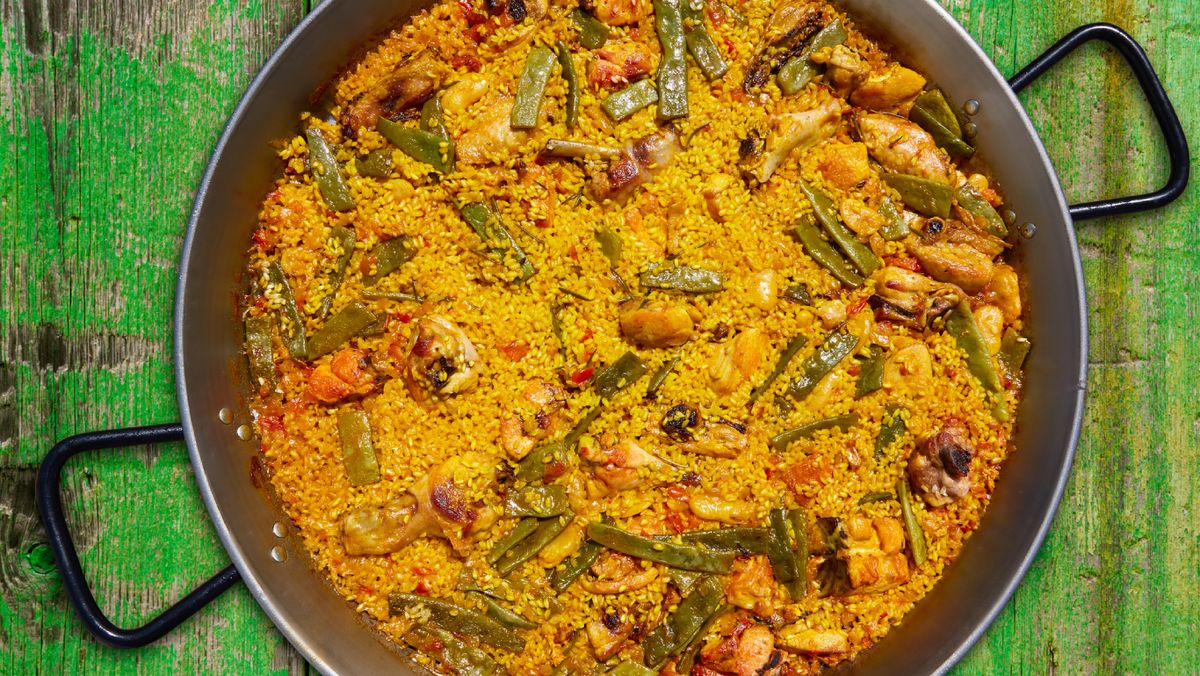 Y si te juntas desde pronto, la paella es la mejor opción para comer en compañía