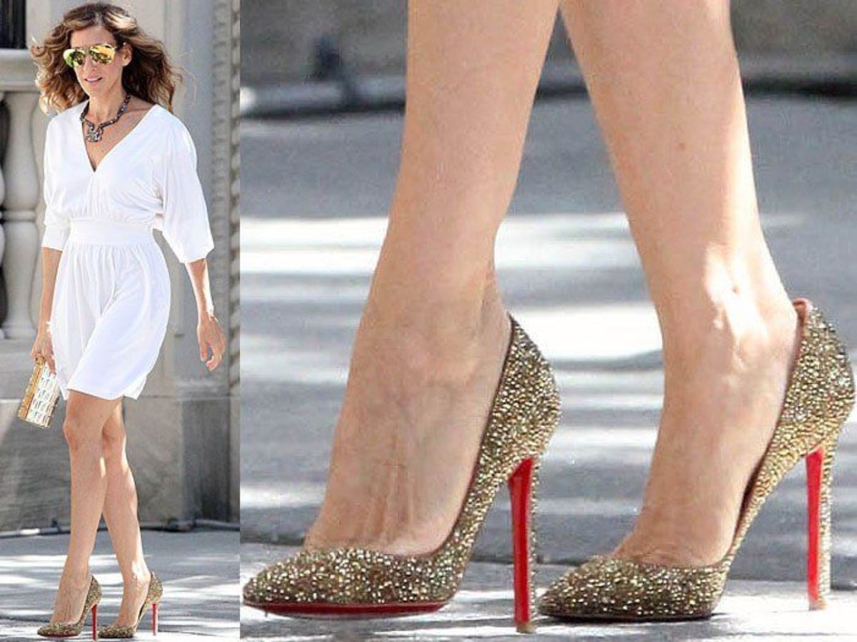 Zapato dorado de Christian Louboutin