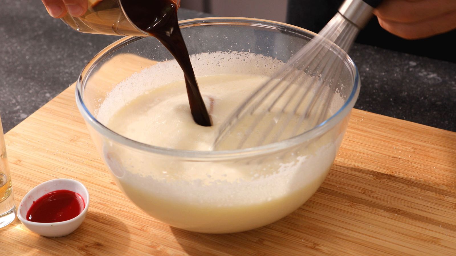 Bizcocho de chocolate con crema de queso Paso 2 Bizcocho de chocolate con crema de queso Paso 2
