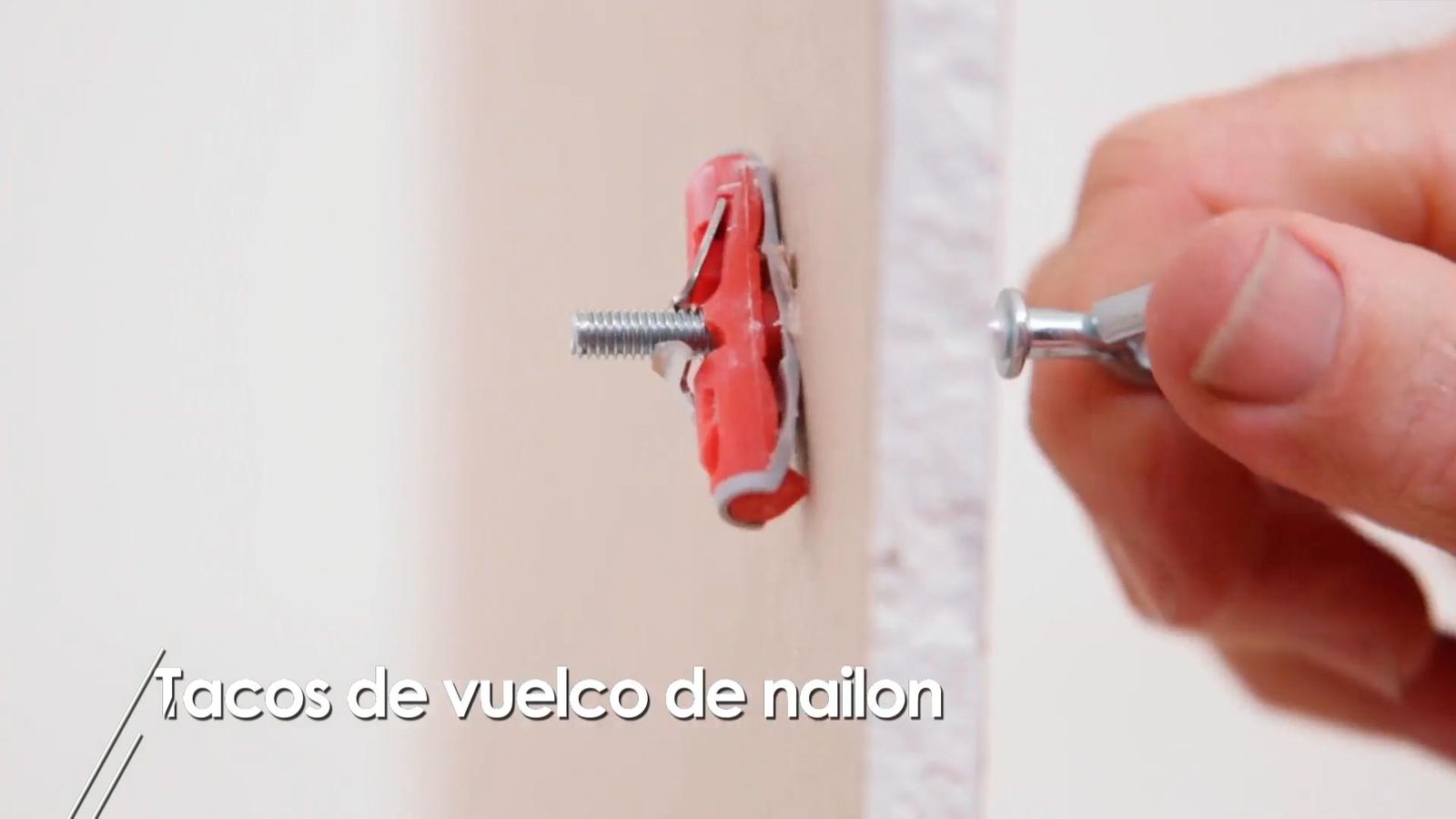 Cómo usar tacos de vuelco de nylon