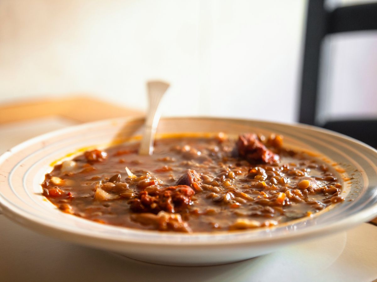 Las legumbres y los platos de cuchara ganan protagonismo cuando el frío se instala durante semanas.