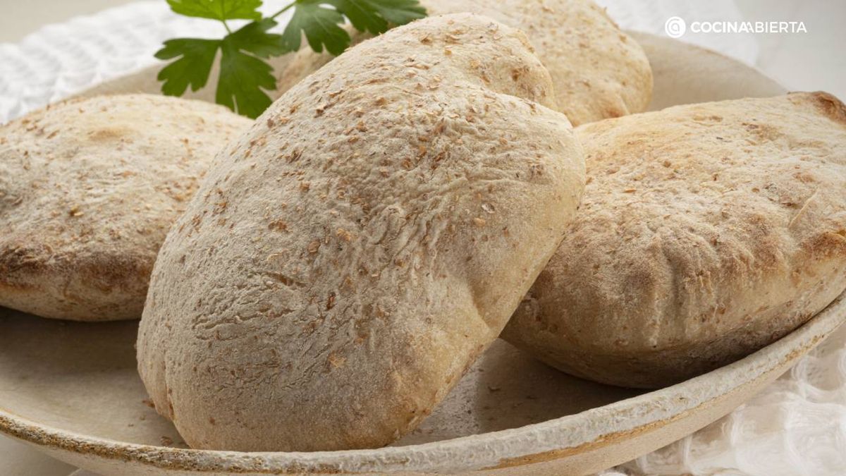 El pan de pita es un pan un pan plano y ligero que surgió hace más de 4.000 años